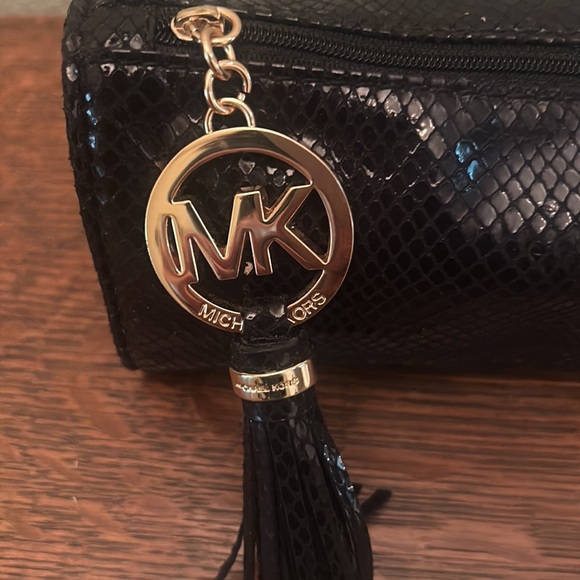 Michael Kors Limited Edition Cosmetic Case for Estee Lauder Holiday 2012 - Picture 2 of 11